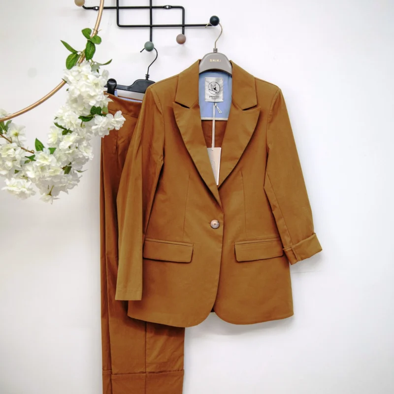 TAILLEUR GIACCA E PANTALONE BISCOTTO