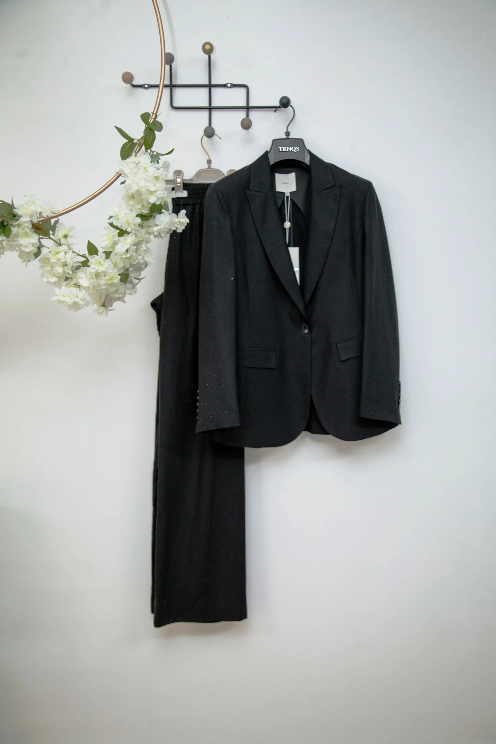 TAILLEUR GIACCA E PANTALONE SHIKI COLOR NERO