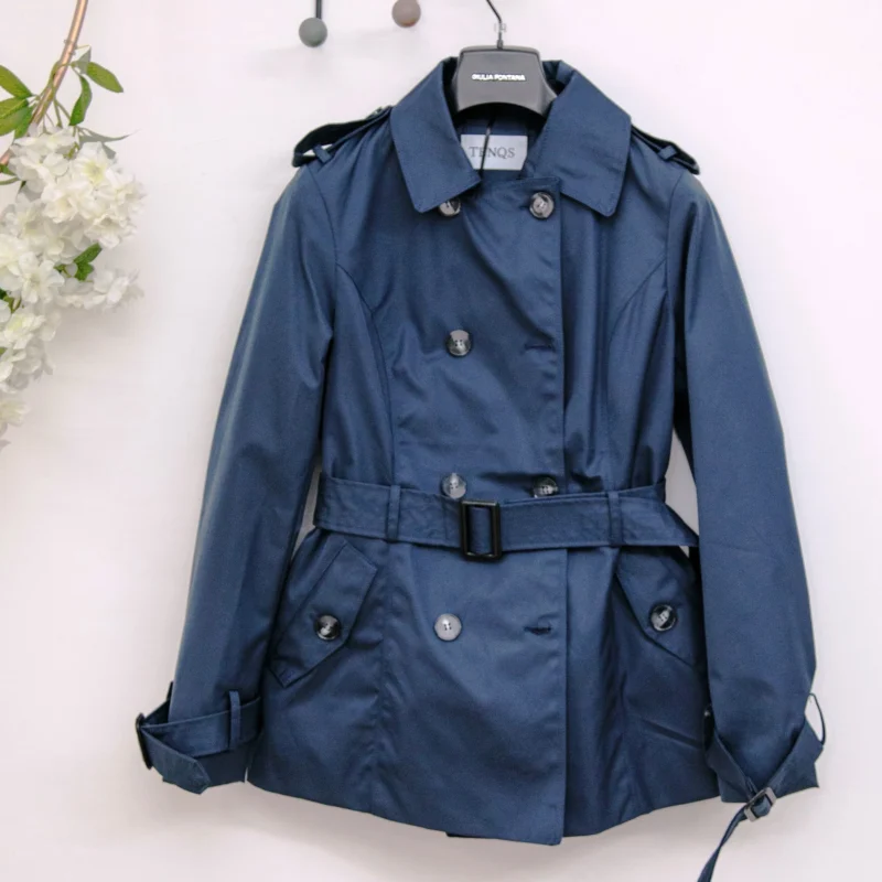 TRENCH CORTO